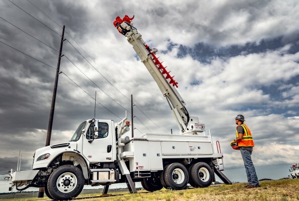 Utility Expo attendees will be able to demo several different Terex Flex Pro control consoles for digger derricks. 
