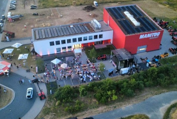 The festival grounds around the German Manitou subsidiary from a bird´s-eye view.