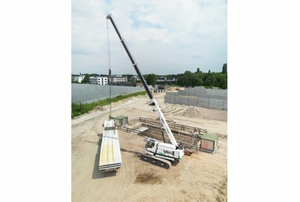 The battery-powered 50-ton telescopic crawler crane plays a central role on the emission-free construction site in Breda, Netherlands.