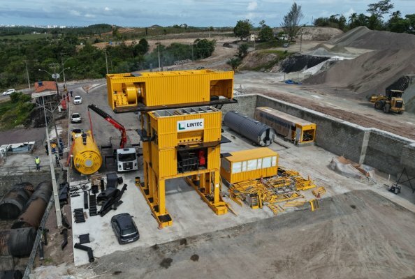 Lintec CSD2500B Asphalt Mixing Plant with production capacities up to 180 tons per hour.