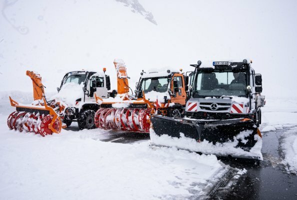 Mercedes-Benz Special Trucks developers help clear the Grossglockner High Alpine Road
