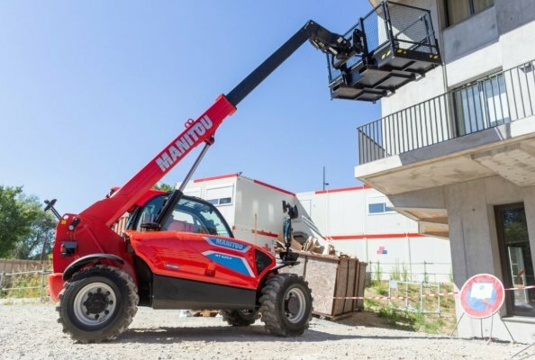 The all-electric, compact MT 625 e is a highly versatile machine.
