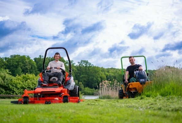 At GaLaBau 2026 in Nuremberg this autumn, AriensCo will primarily be showcasing the latest machines that have been put into practical use this season and are already proving their worth in the field. These include the new Summit Pro series from Ariens and the electrically powered E-Sherpa from AS-Motor.