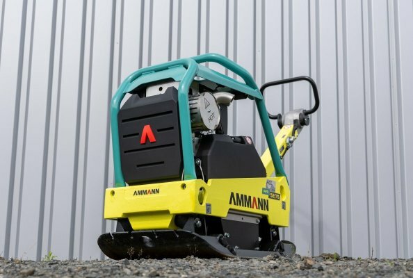 The new APR 52/75 impresses with its open design making the reversible vibratory plate lighter and more functional.