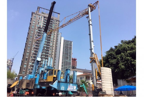 Building up Bangkok with Potain self-erecting cranes