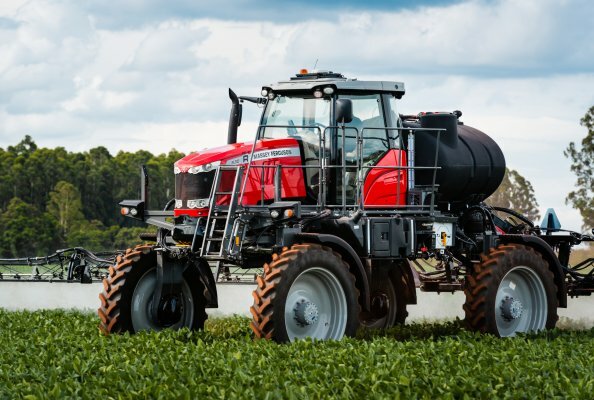 Massey Ferguson introduced the MF 500R Series Sprayer, a reliable, user-friendly solution that provides cost-effective spray applications and increased independence for North American farmers.