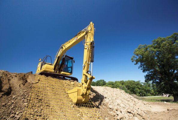 Cat® Grade with 2D for excavators is an indicate system that helps operators reach grade faster.* Select your target depth and slope and watch the Grade with 2D system use on-board processors and sensors to provide real-time guidance on the distance to grade.*Compared with traditional grading methods.