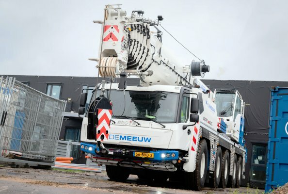Dutch prefab specialist buys first Grove crane and immediately sets it to work 