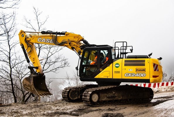 CASE CE CX240 works to rebuild and strengthen a site in the aftermath of a landslide at Bocca Trabaria