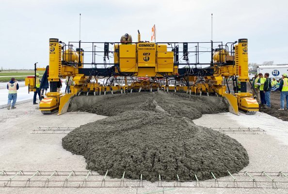 GOMACO GP3 slipform paver