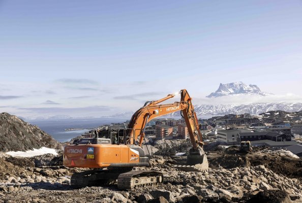 First Zaxis-7 in Greenland is versatile in tough conditions