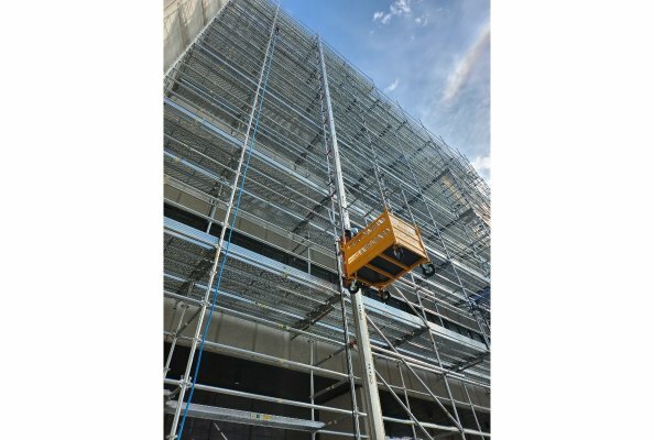 Alimak STS 300 - Scaffold Transportation System in action