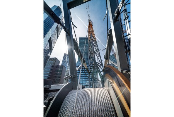 The 258 HC-L 10/18 Fibre crane now also features the 25 millimetre fibre rope from Liebherr. 