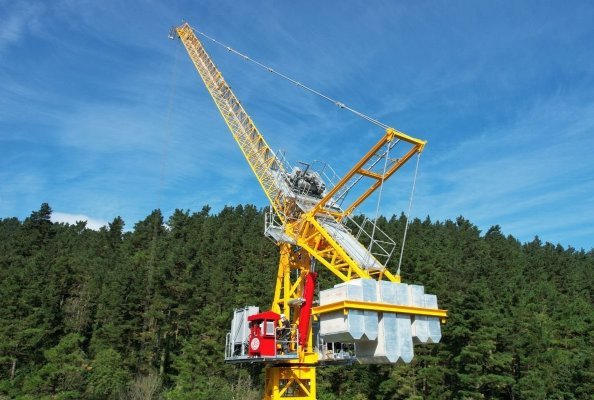 JASO Launches First 18t Capacity Hydraulic Luffer: the J198HPA