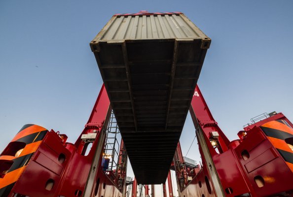 Kalmar Straddle Carrier