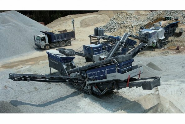 One of three plant trains, consisting of a jaw crusher, cone crusher and classifying screen from Kleemann, processing granite in the quarry.