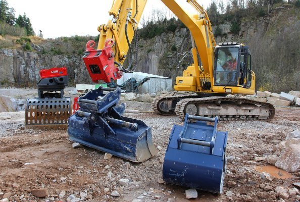 With the fully hydraulic Symmetric Quickcoupler (SQ) from Lehnhoff, demolition, recycling and civil engineering companies work highly efficiently and economically.