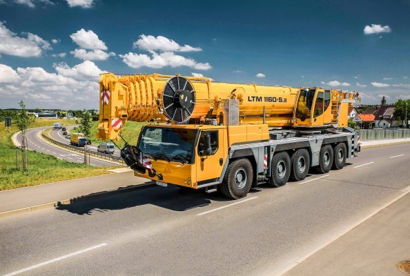 The potential for saving CO2 emissions is highest in mobile cranes with HVO drive. In the study, an LTM 1160-5.2 mobile crane was used.