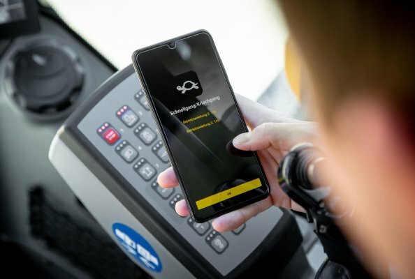 Presenting pioneering services and solutions: the MyAssistant for Earthmoving app digitally provides all relevant information on machine operation and maintenance for Liebherr earthmoving and material handling machines.
