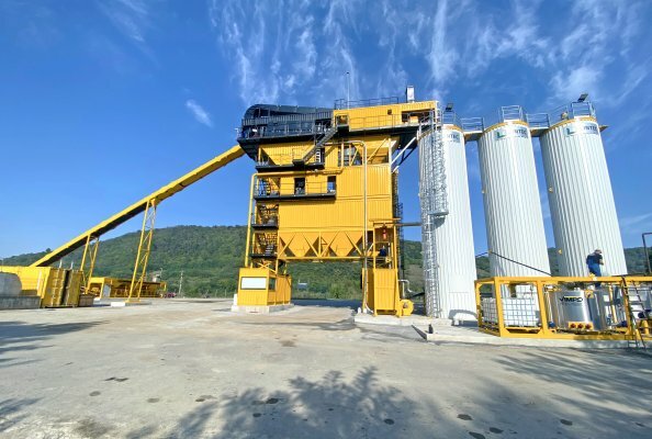  The Lintec CSD1510 Asphalt Mixing Plant is playing a critical role in enhancing infrastructure in central Romania. 