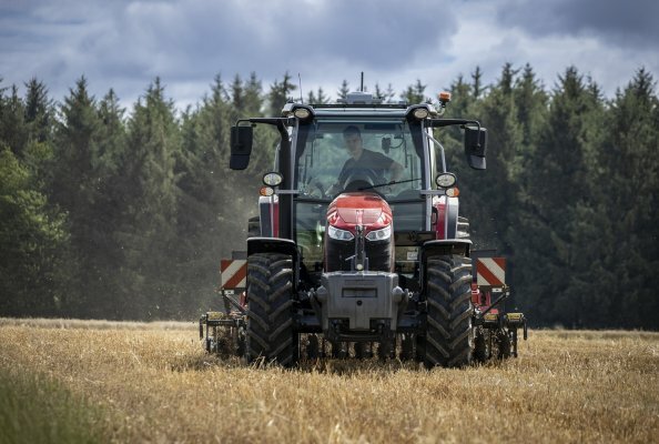 Massey Ferguson 5M Series tractor