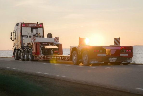 Nooteboom introduces the 2-axle EURO-PX3 at Solutrans in Lyon