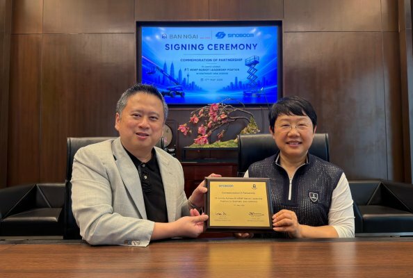 Ong Joe U, Managing Director of Ban Ngai Group and Susan Xu, Group CEO of Sinoboom