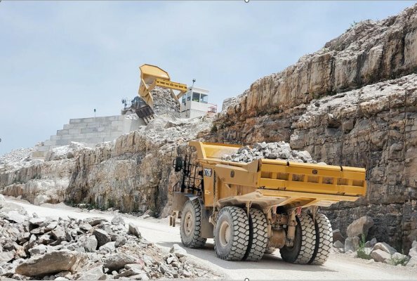 Philippi-Hagenbuch’s Autogate® Tailgates maximize trucks’ volumetric capacity while reducing spillage from the rear of the body.