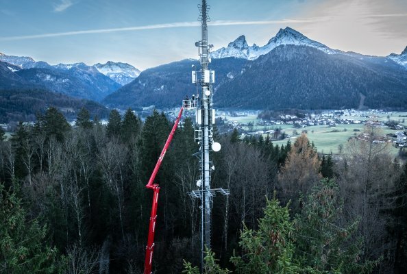  Zero-emission operation in alpine environments: RUTHMANN STEIGER® T 570 HF Hybrid in use at roggermaier