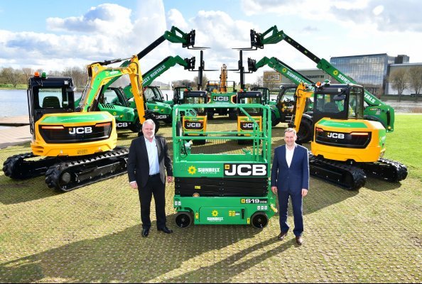 Sunbelt CEO Andy Wright pictured left with JCB CEO Graeme Macdonald
