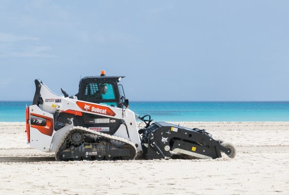 Bobcat T76. SandCleaner