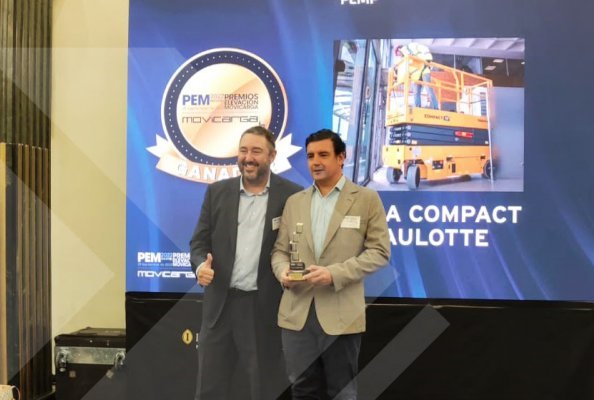 From left to right: David Cagigas, ANAPAT President and Iván Morodo, General Manager of Haulotte Iberica,