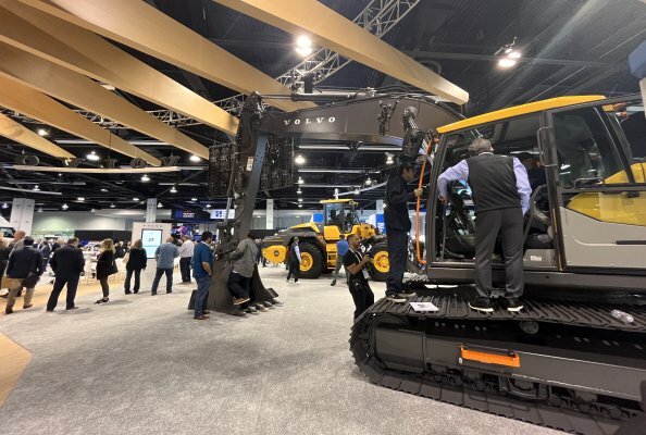 VCE EC230 and L120 Electric at ACT Expo 2025