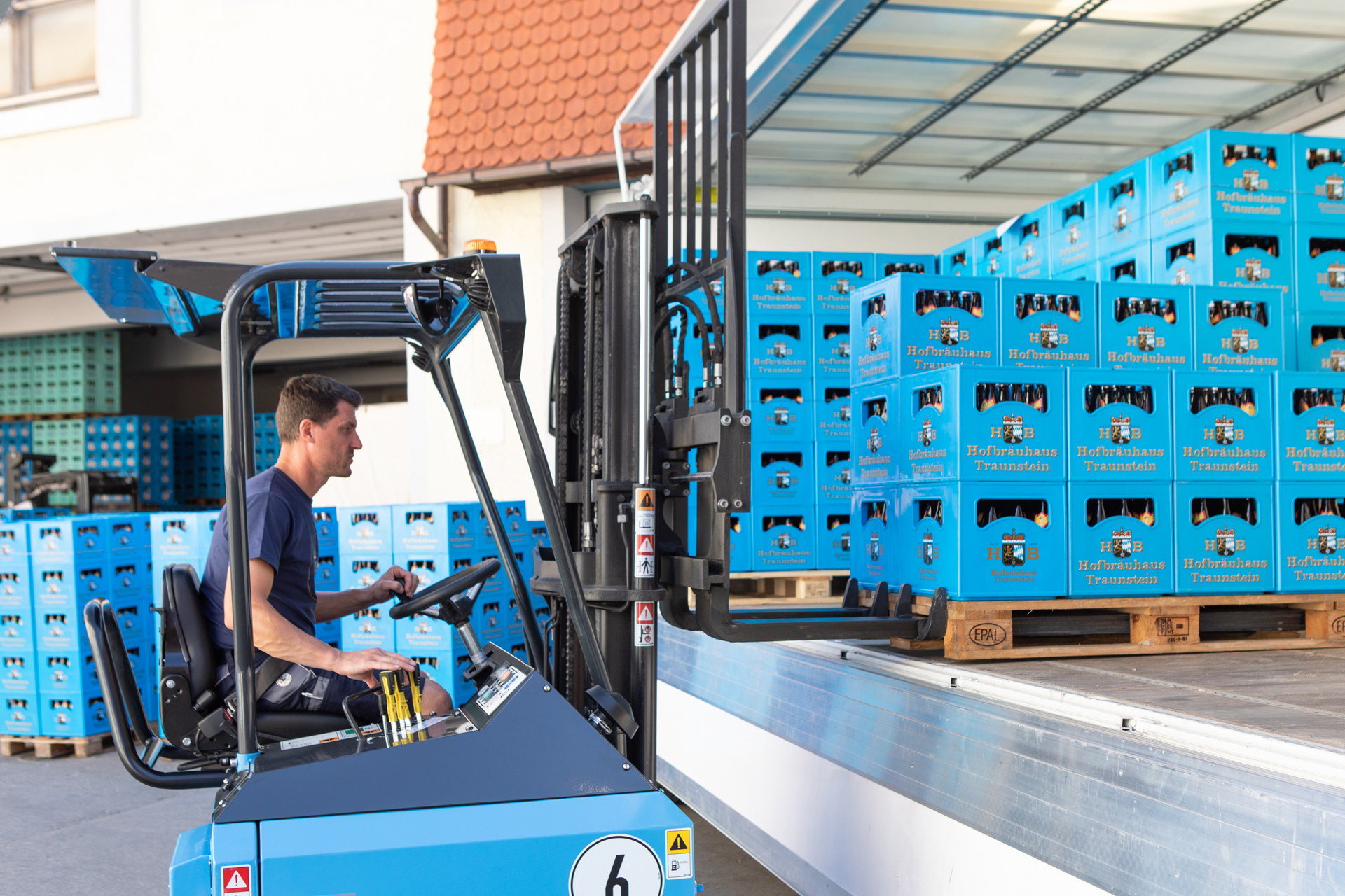 PALFINGER: Whisper-Quiet Beverage Logistics
