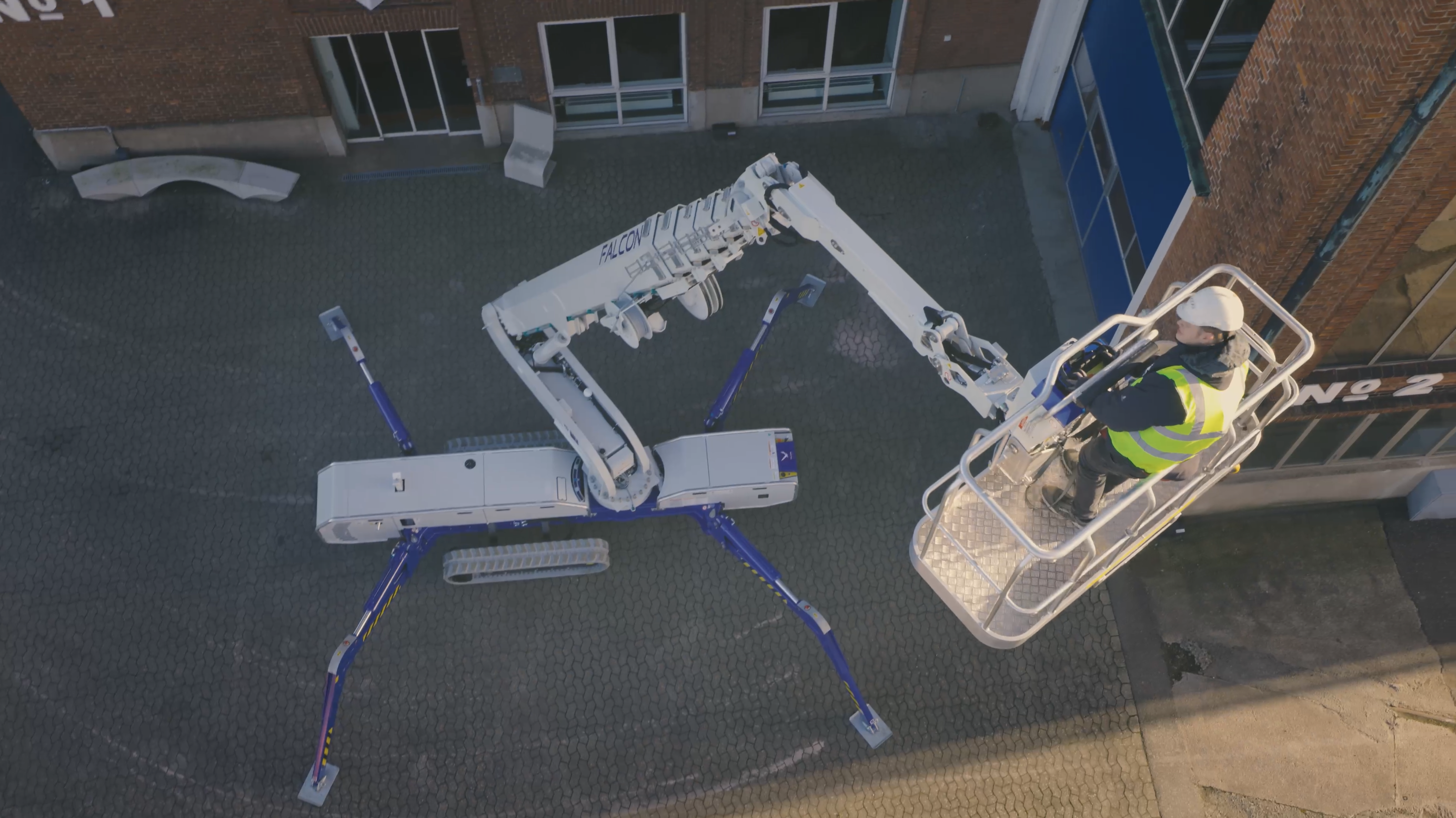 New model FALCON 380XL Vario with panel carrier now available. <br> Image source: FALCON LIFTS A/S