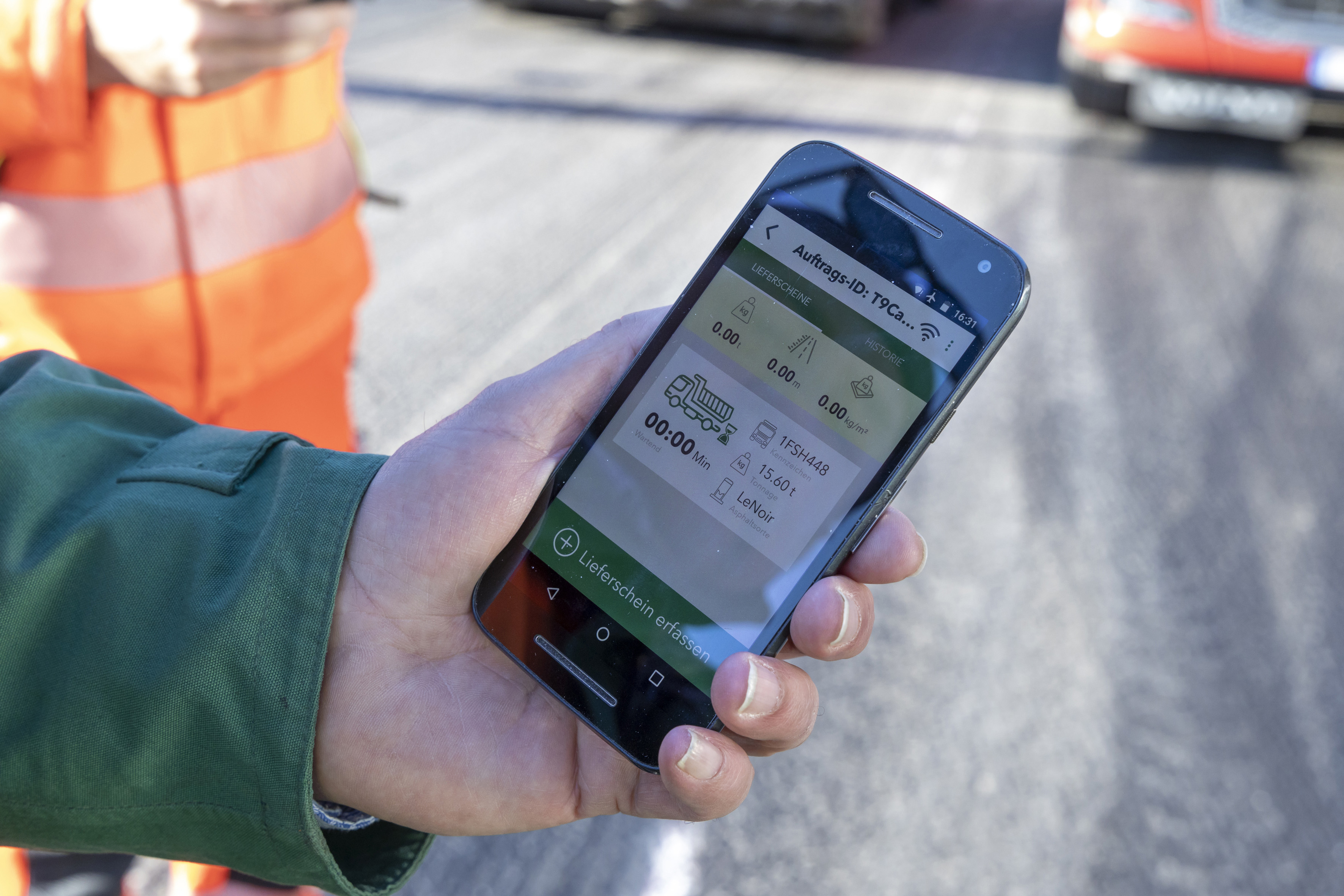WITOS Paving Docu always gives the paving team complete control of logistics and paving temperature.