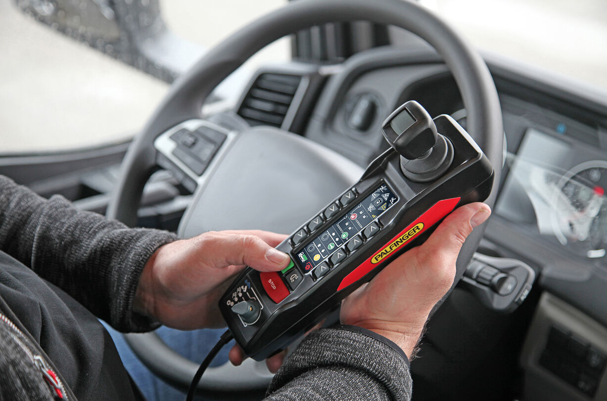 V Drive - PALFINGER’s new cab control system