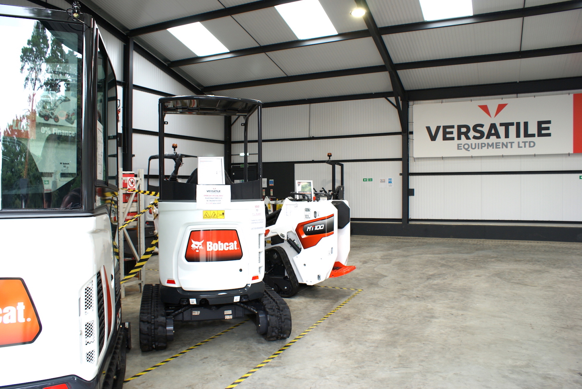 Bobcat Dealer Versatile Equipment Celebrates Area Expansion 