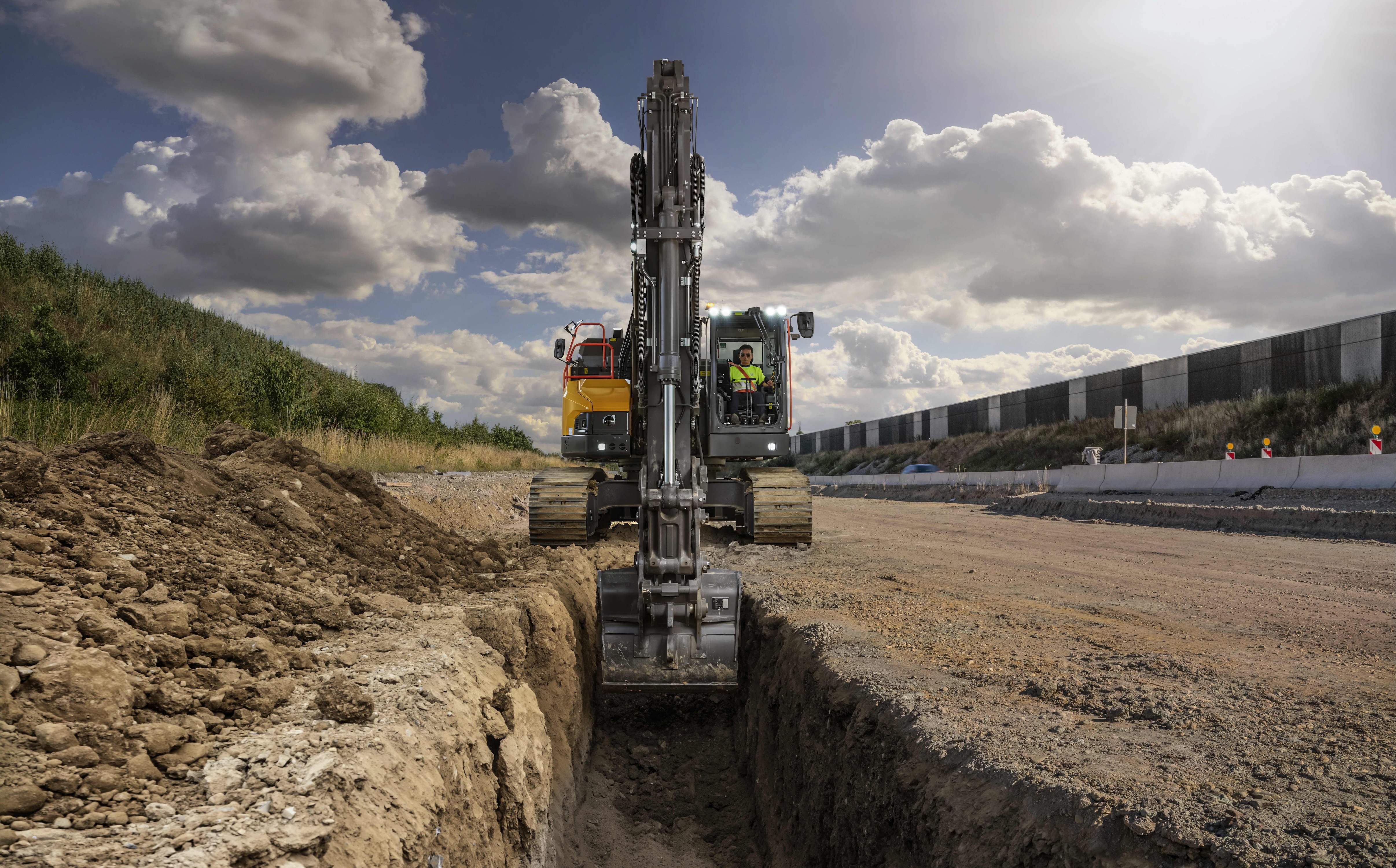 Volvo Active Control - Unicontrol 3D - North America