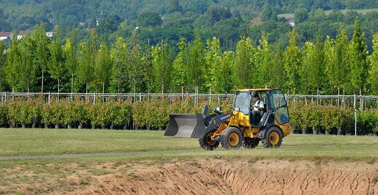 The L25 Electric working on the farm for Leick Baumschulen in Konz
