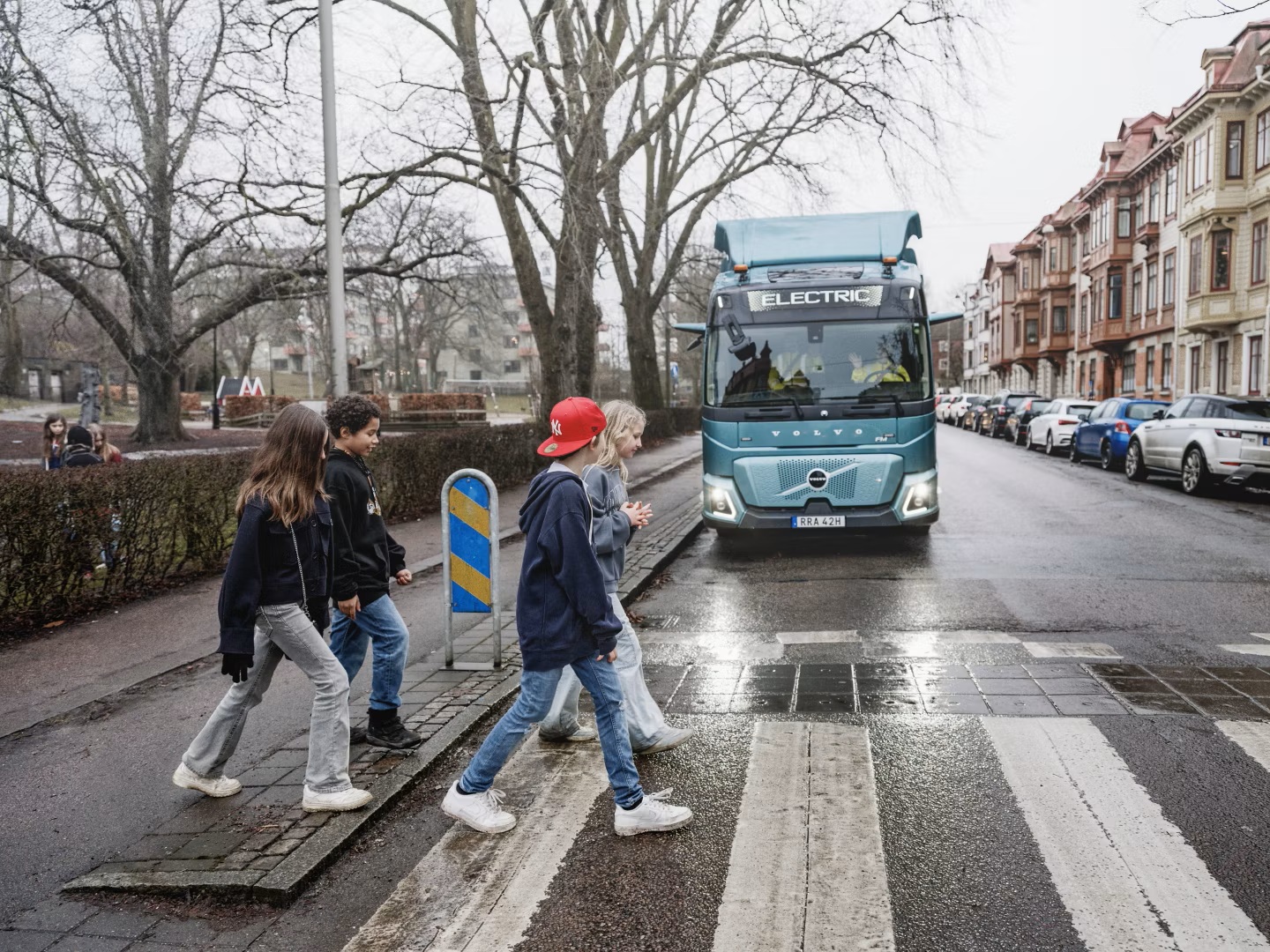 Volvo Trucks launches a new service which enables the activation of automatic speed limitation in predefined geographical areas.