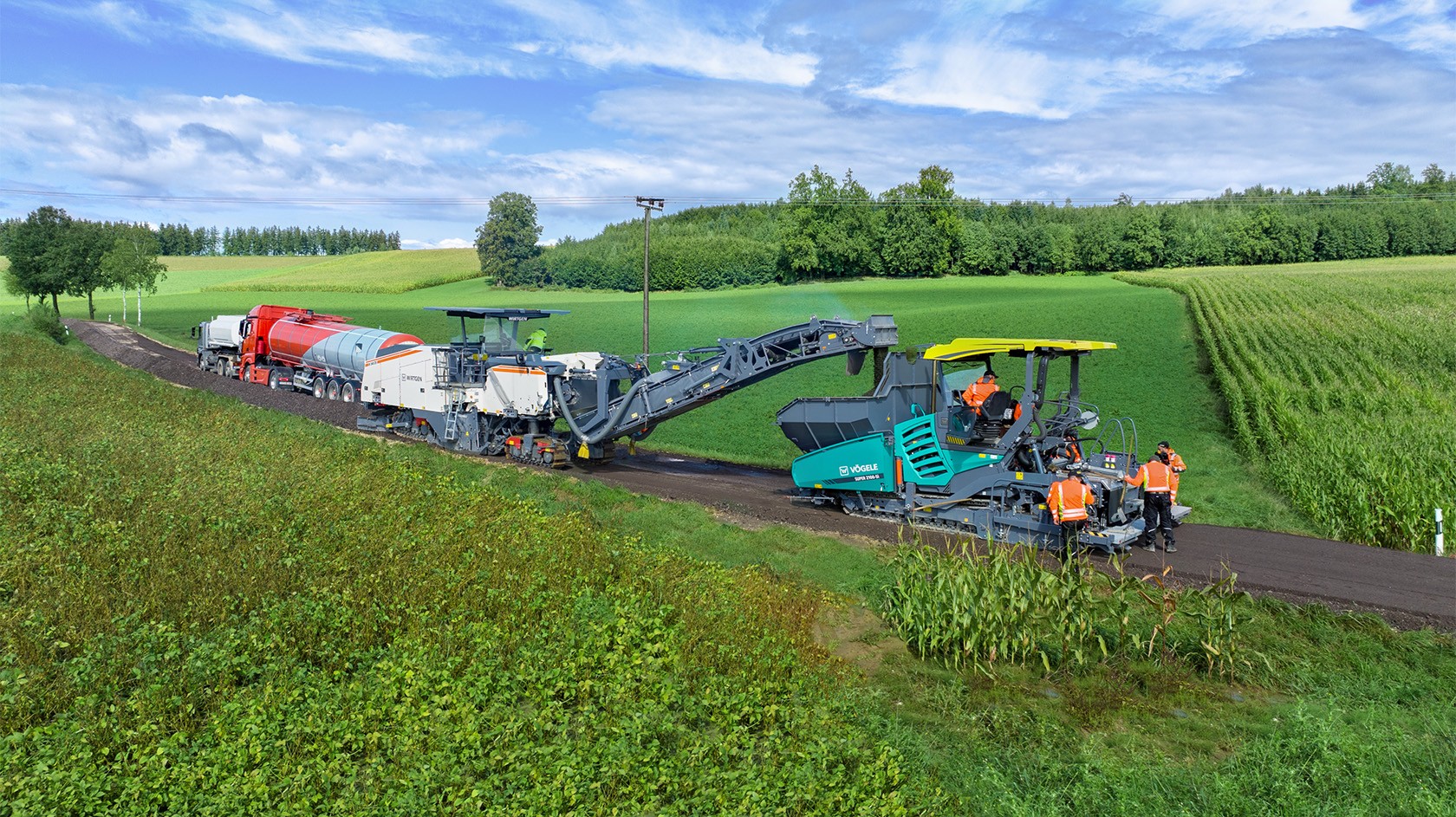   The W 240 CRi at the heart of the cold recycling train is also one of the world’s most powerful and efficient cold recyclers.