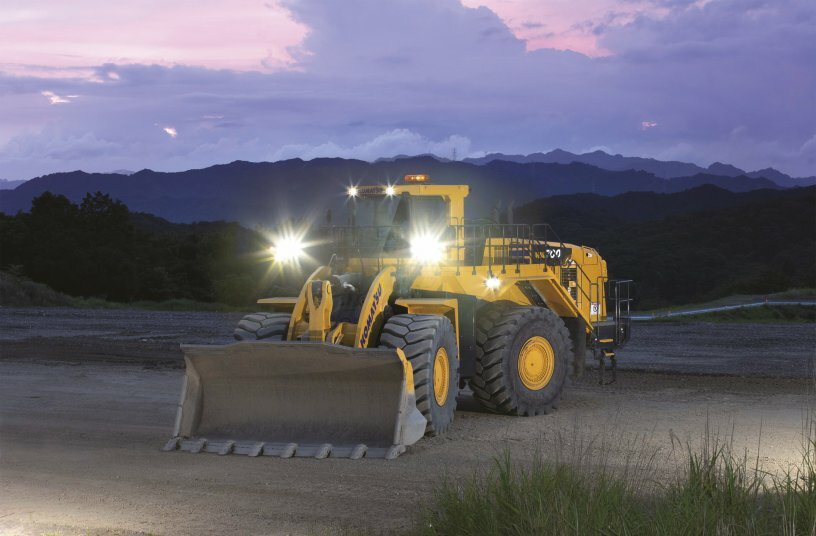 KOMATSU WA700-8 Wheel Loader