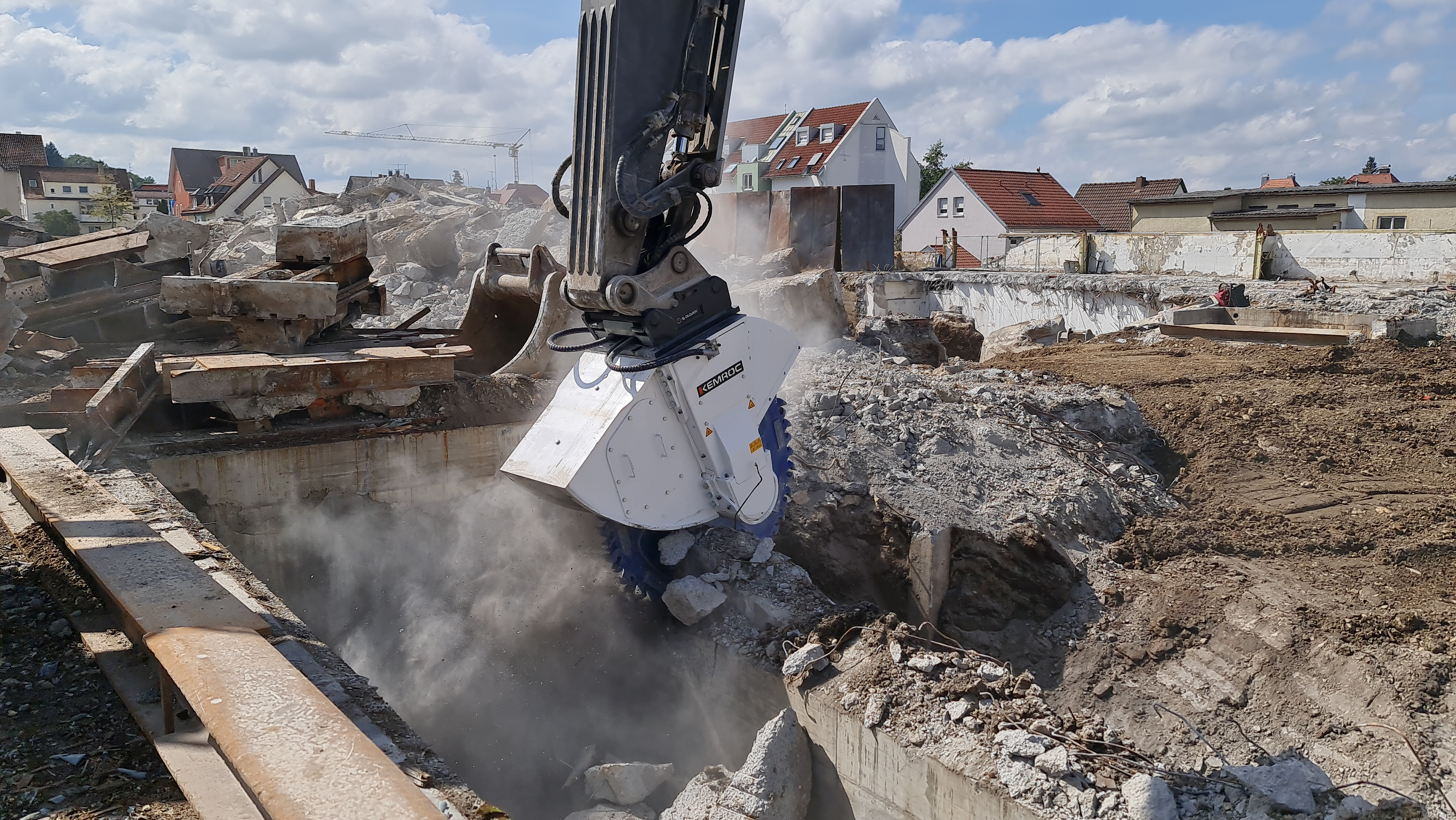 KEMROC cutter wheels with powerful motors and narrow cutter wheels play a central role in environmentally friendly demolition.