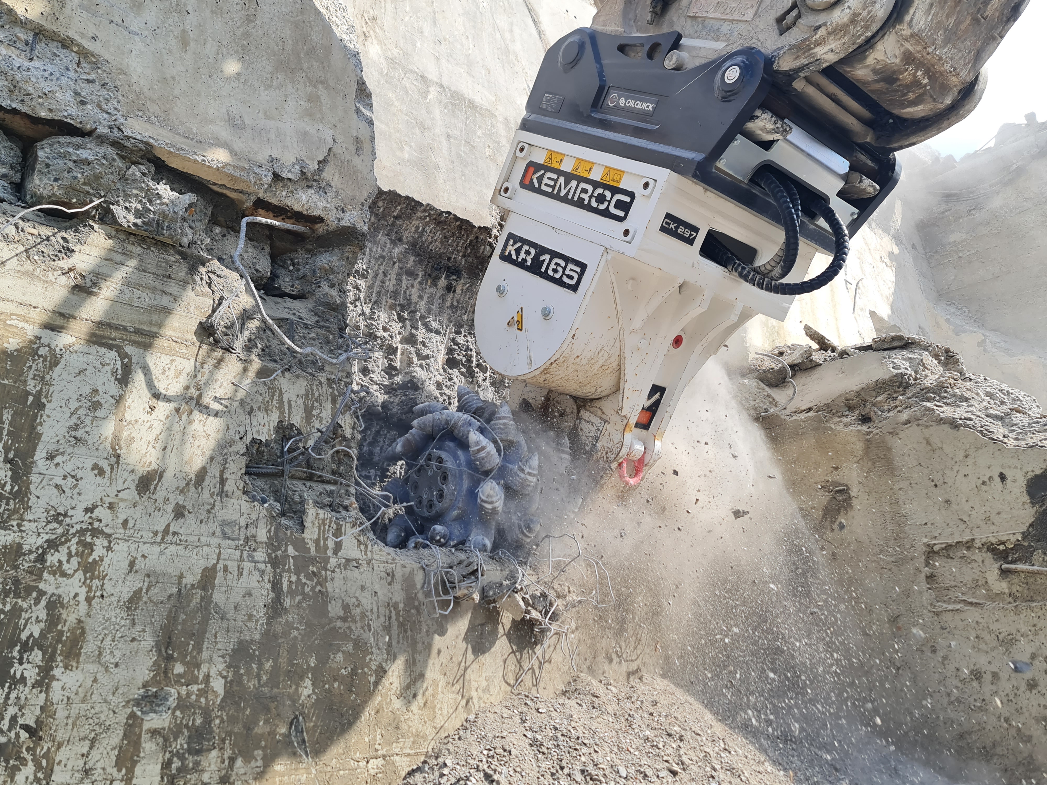 Drum cutter attachments are precise, low-noise and low-vibration. This meets the requirements of a low-emission approach.