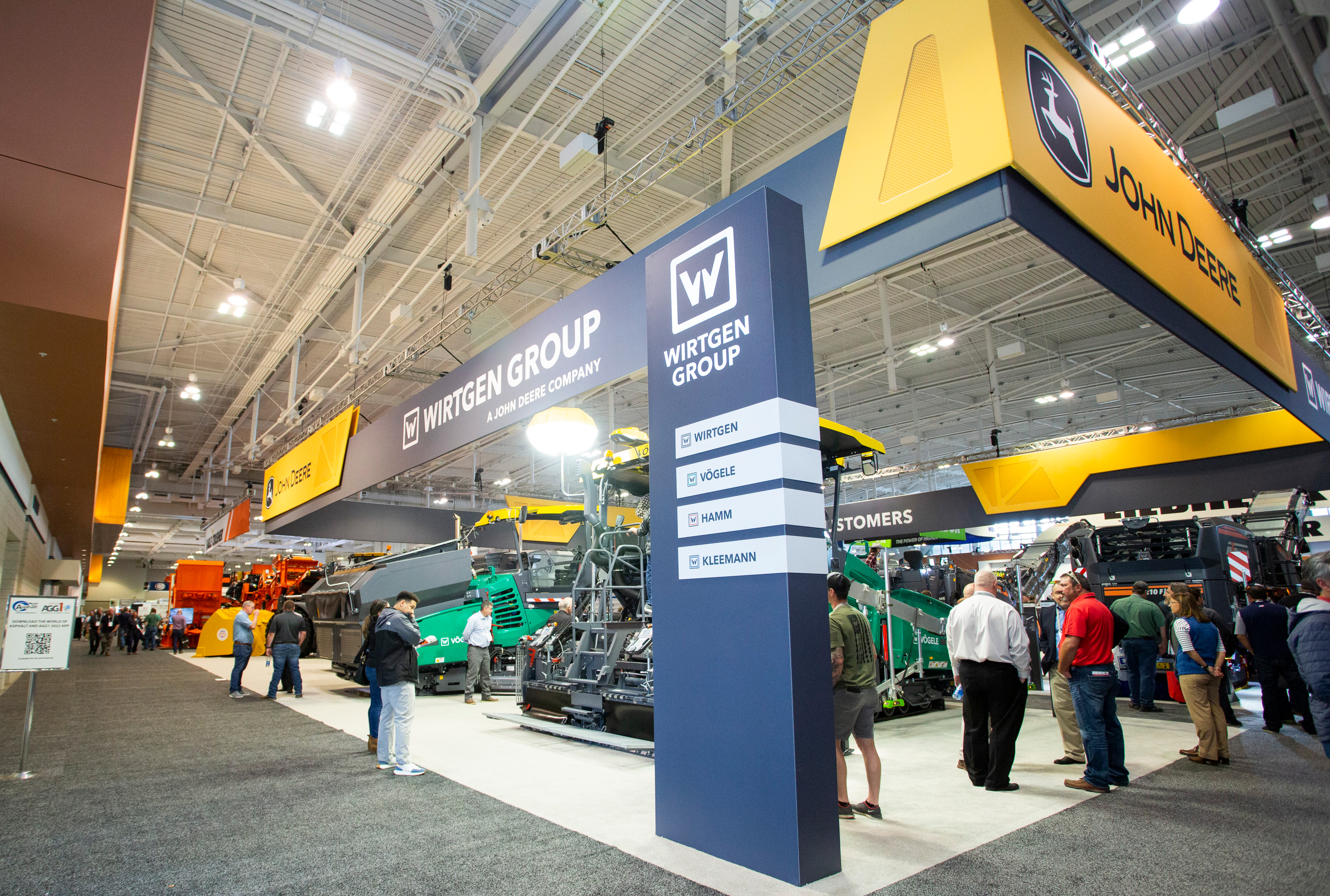 At the booth shared with our parent company, visitors from all areas of the industry learned more about the innovative machines and technological solutions from the Wirtgen Group and John Deere.