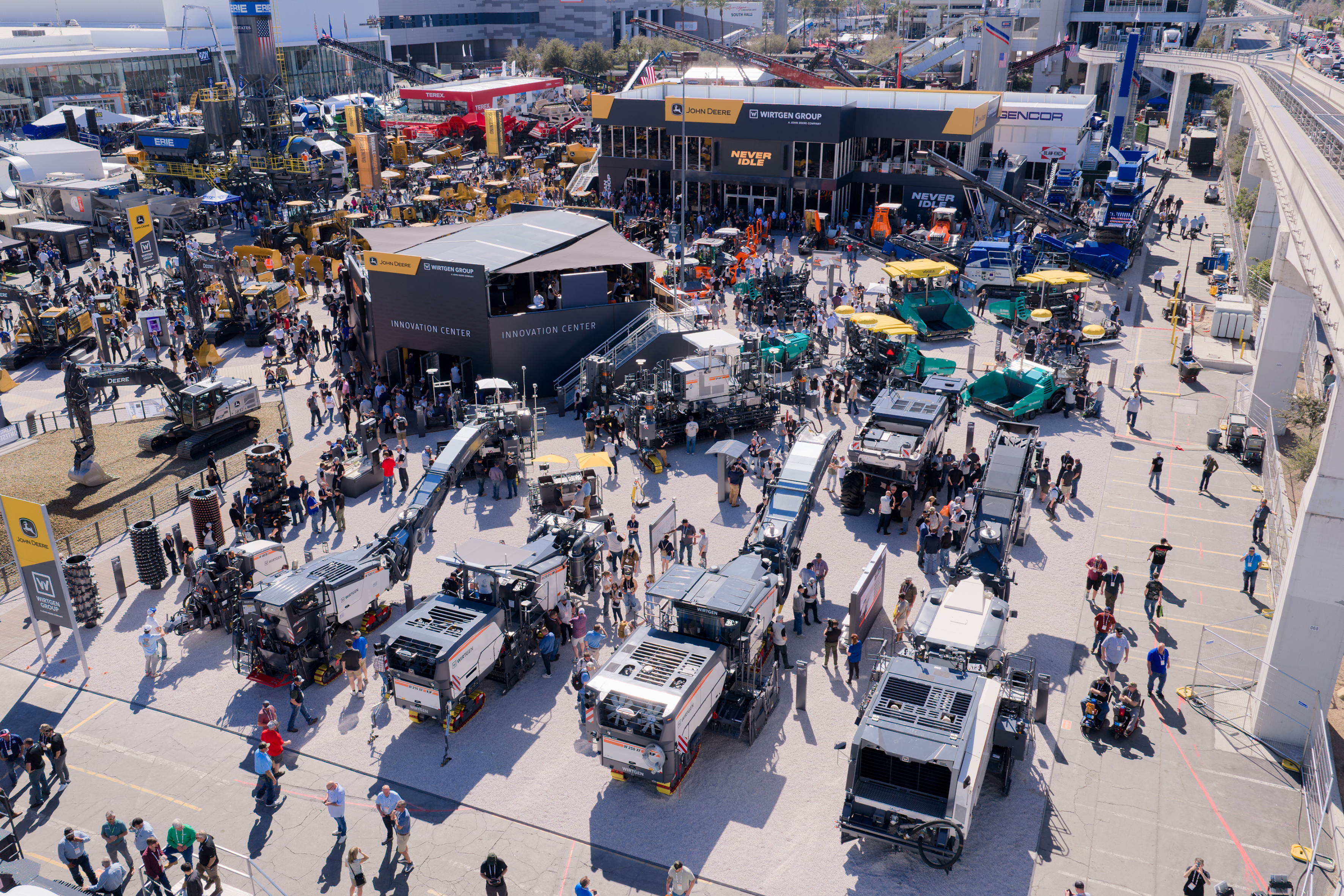 There was a lot of visitor interest at the joint Wirtgen Group and John Deere booth at the show. In focus: 24 world and market premieres.