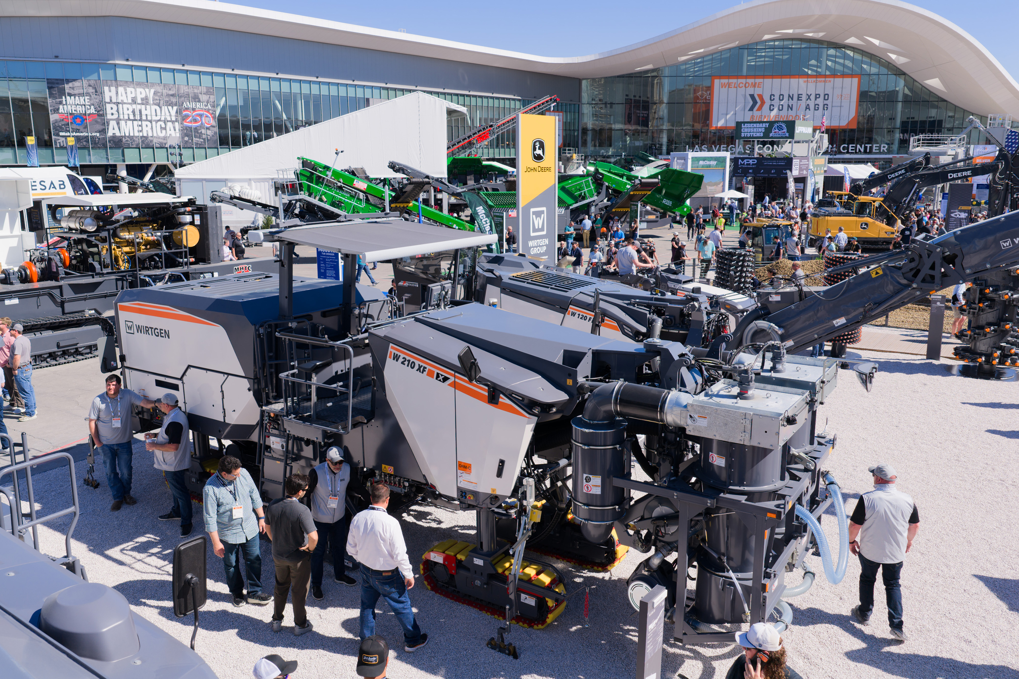 With the Wirtgen large milling machine W 210 XF with Precision Grinding, customers have access to an entire range of new applications. 