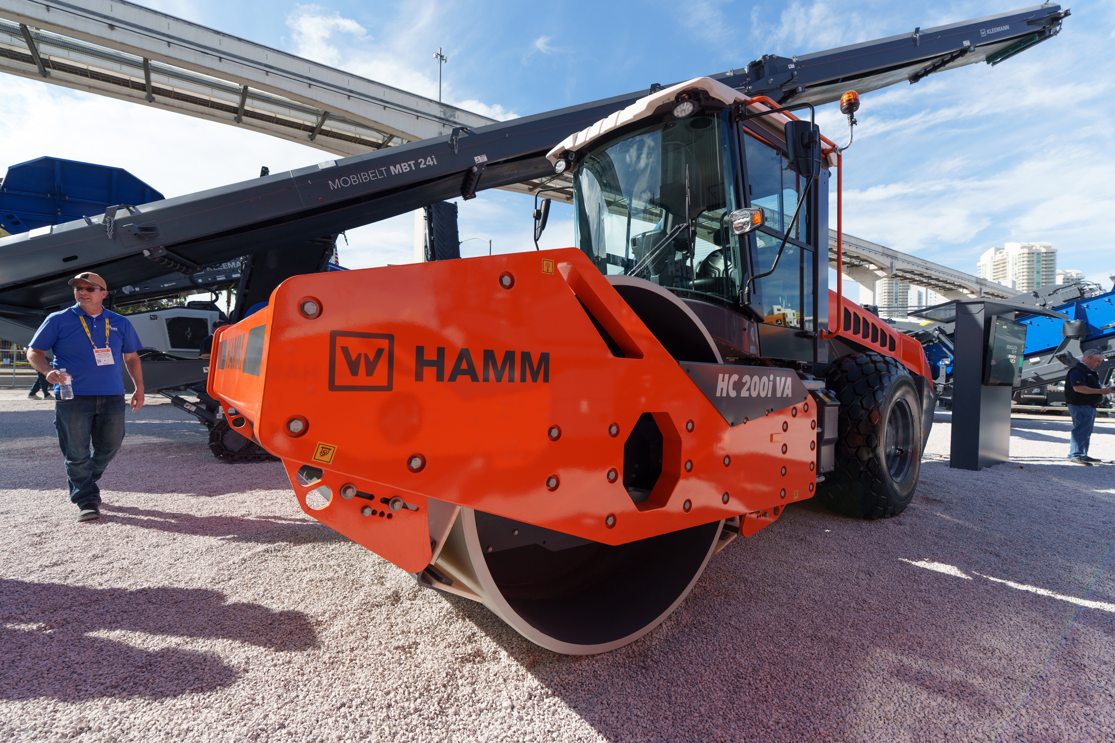 With the HC 200i C VA compactor, Hamm offers yet another innovative solution for the earthworks sector.