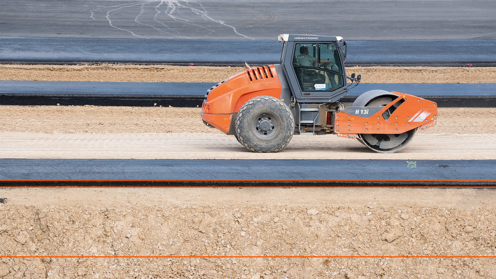 Hamm compactor with a smooth drum H 13i <br> Image source: WIRTGEN GROUP